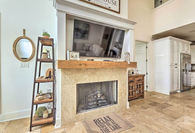 Luxurious Waterfront Home On Pickwick Lake!