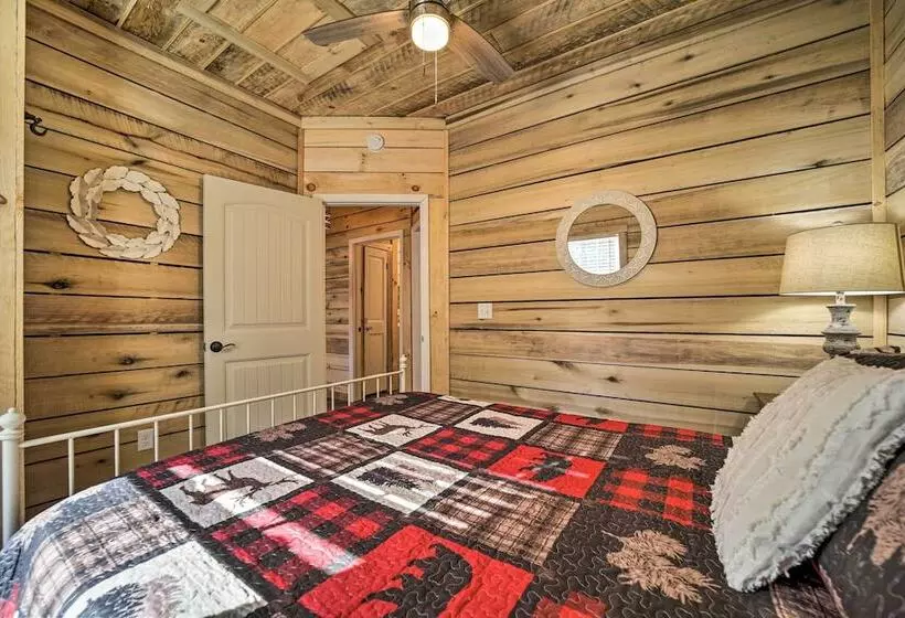 Modern Cabin W/ Fire Pit < 3 Mi To Trails!