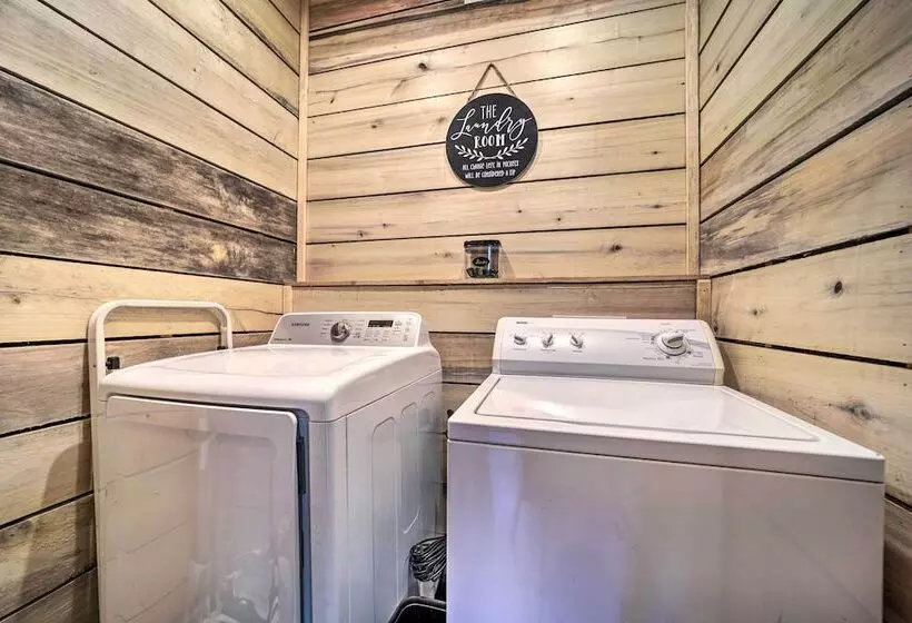 Modern Cabin W/ Fire Pit < 3 Mi To Trails!