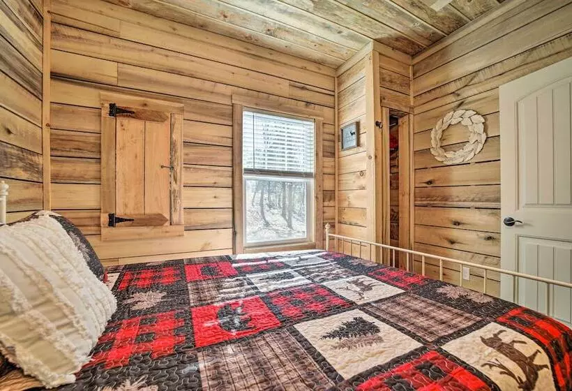 Modern Cabin W/ Fire Pit < 3 Mi To Trails!