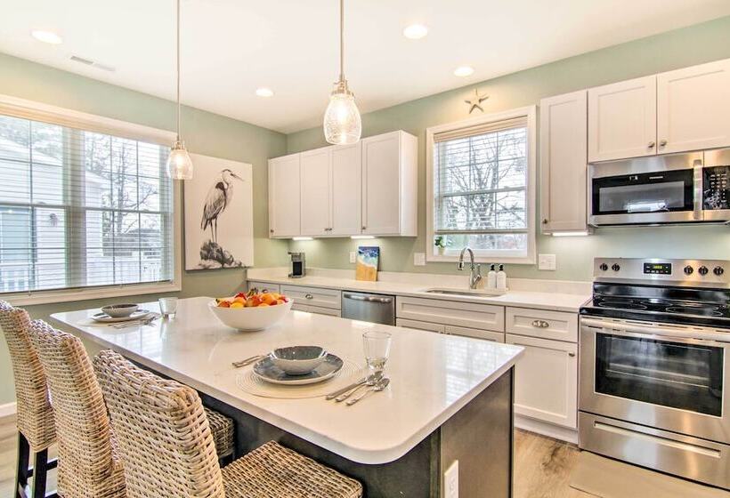 Ocean View Home W/ Grill ~ 4 Mi To Bethany Beach!