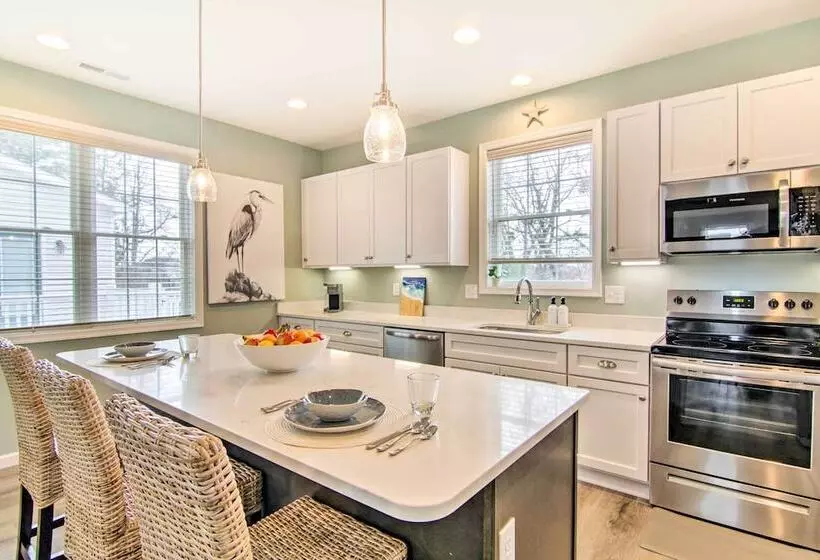 Ocean View Home W/ Grill ~ 4 Mi To Bethany Beach!