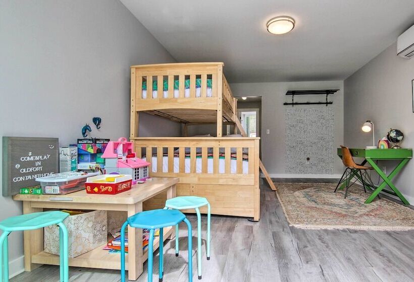 Old Fort Shipping Container House Near Trails