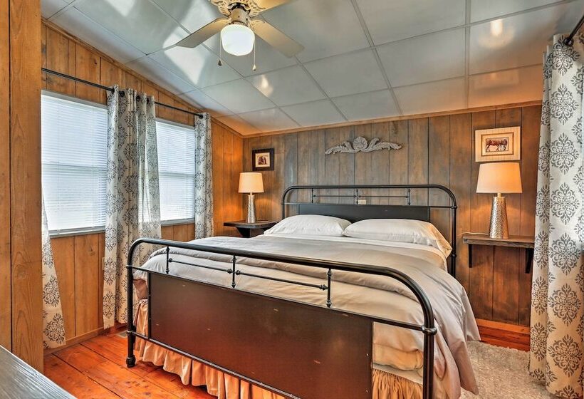 Outer Banks Island Cottage   1 Mi To Frisco Beach!