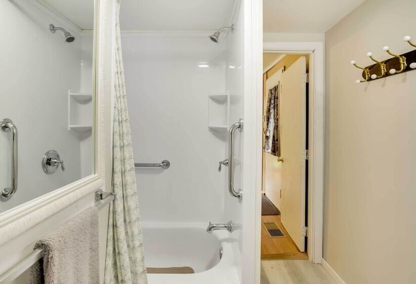 Peaceful Fisherman S Paradise W/ Deck + Fire Pit!