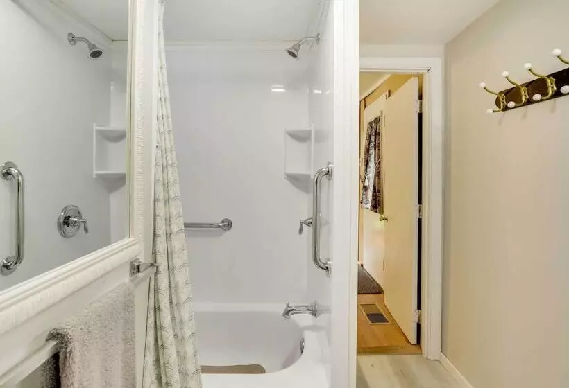 Peaceful Fisherman S Paradise W/ Deck + Fire Pit!