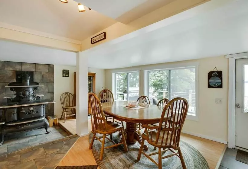 Peaceful Fisherman S Paradise W/ Deck + Fire Pit!