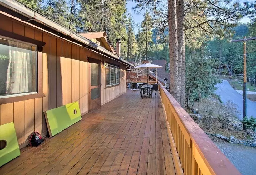 Peaceful & Idyllic Forest Cabin W/ Pool Table