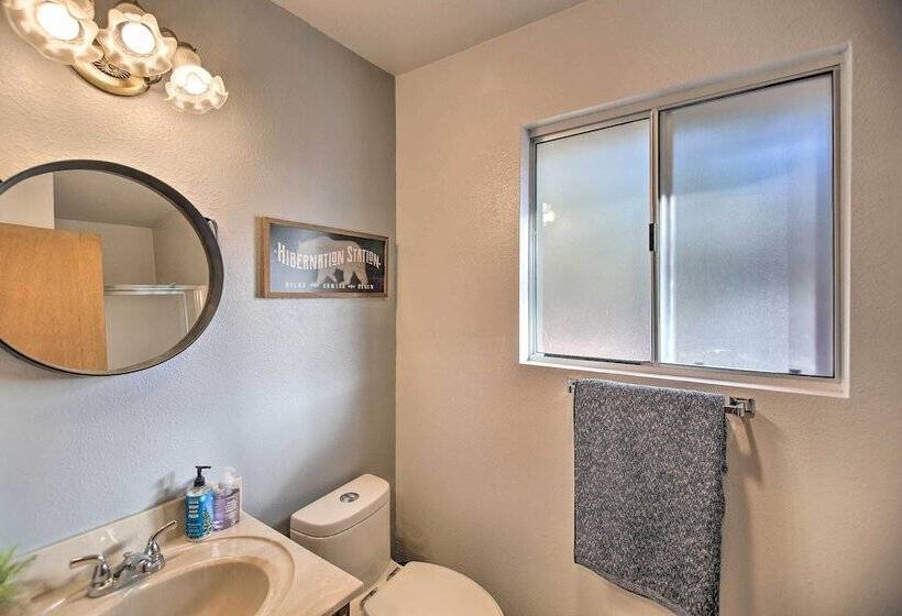 Peaceful & Idyllic Forest Cabin W/ Pool Table