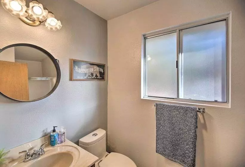 Peaceful & Idyllic Forest Cabin W/ Pool Table