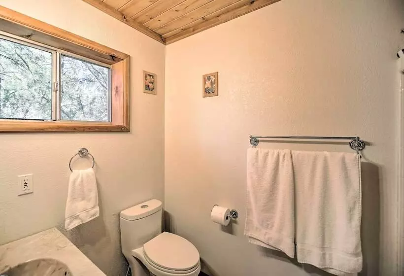 Peaceful & Idyllic Forest Cabin W/ Pool Table