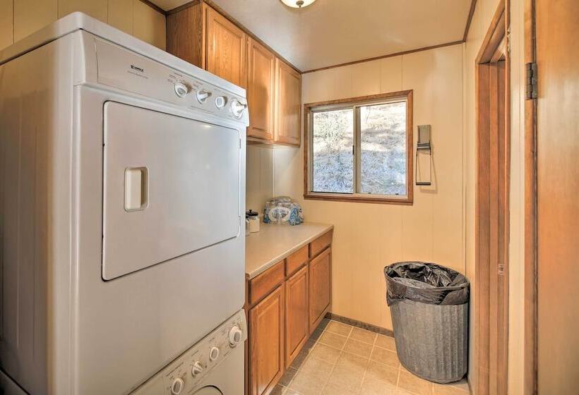 Peaceful & Idyllic Forest Cabin W/ Pool Table