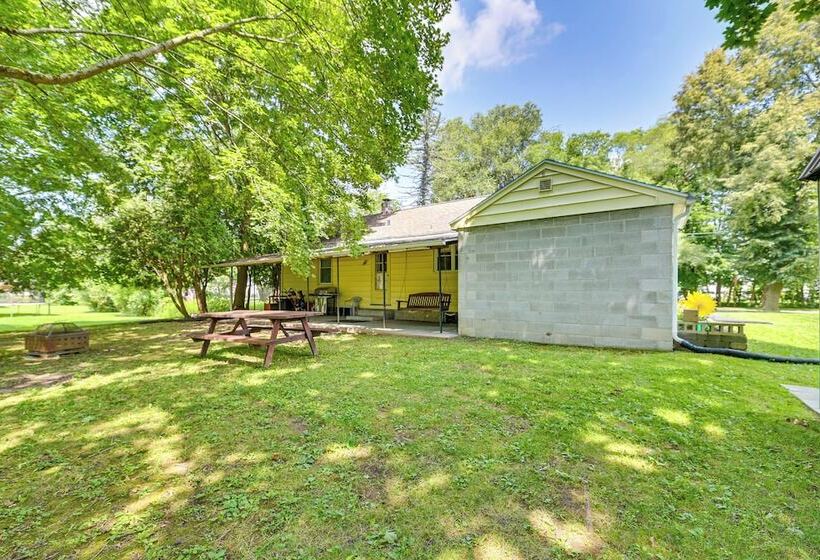 Pet Friendly Auburn Home Near Owasco Lake!