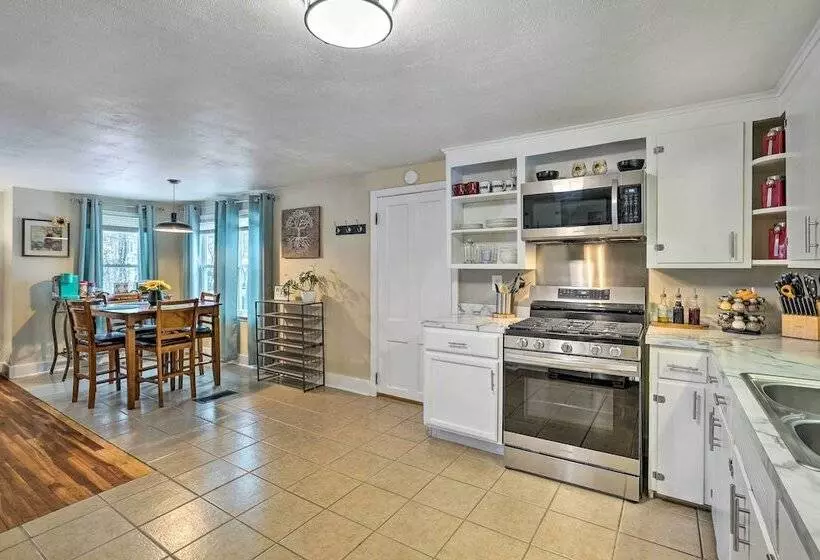 Pet Friendly Auburn Home Near Owasco Lake!