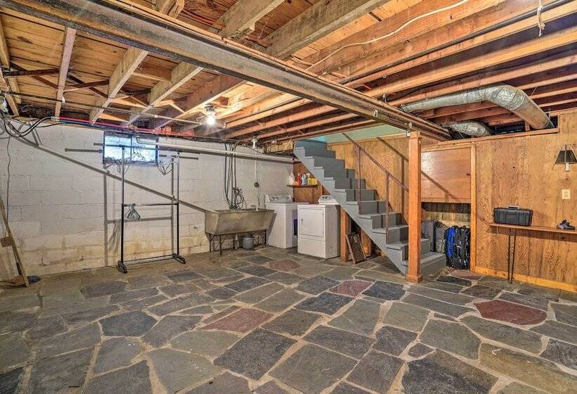 Pet Friendly Auburn Home Near Owasco Lake!