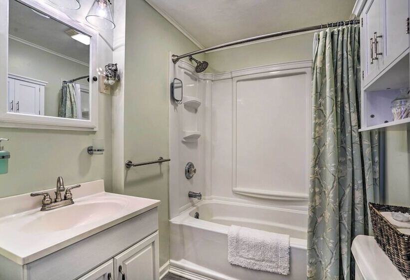 Pet Friendly Auburn Home Near Owasco Lake!