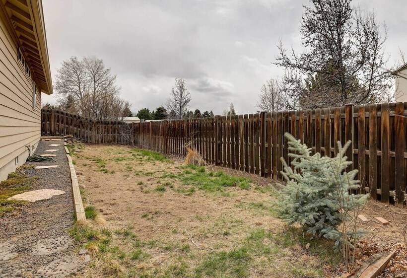 Pet Friendly Bend Home W/ Hot Tub & Patio!