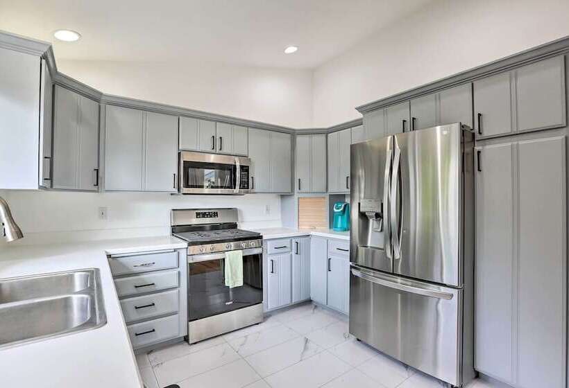 Pet Friendly Bend Home W/ Hot Tub & Patio!