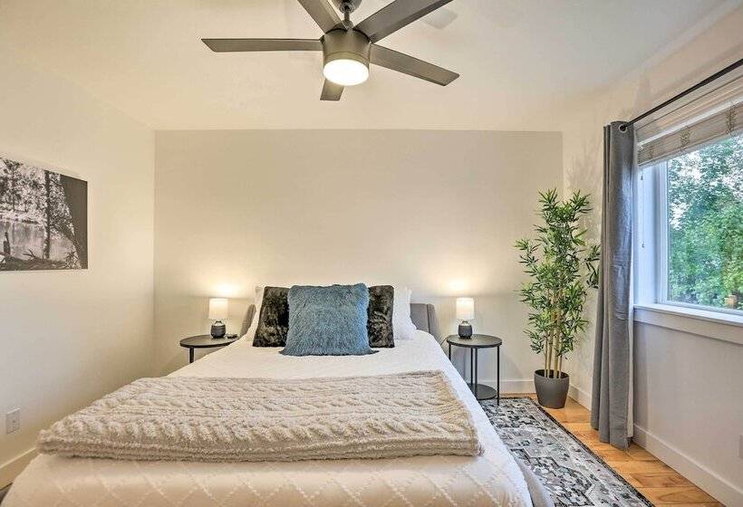 Pet Friendly Bend Home W/ Hot Tub & Patio!