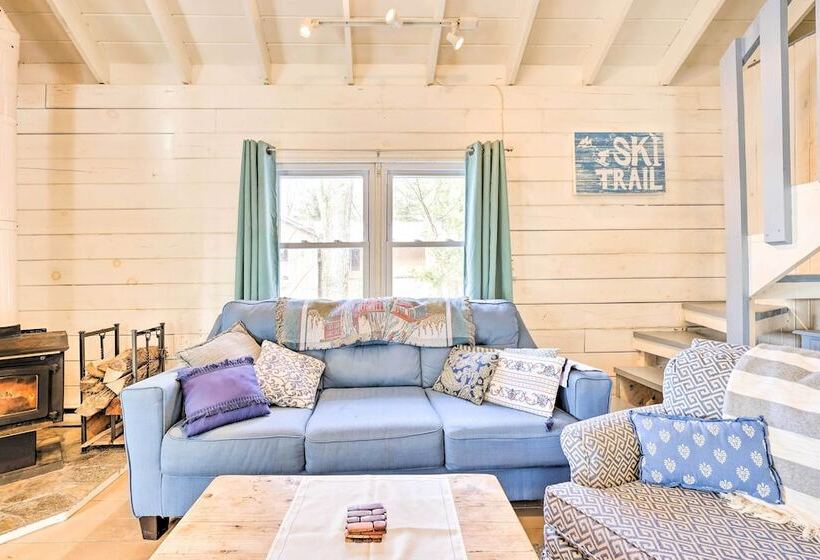 Private Lake Access & Canoes: Pennsylvania Cottage