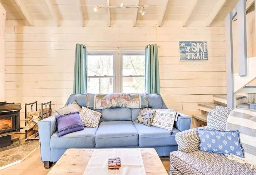 Private Lake Access & Canoes: Pennsylvania Cottage