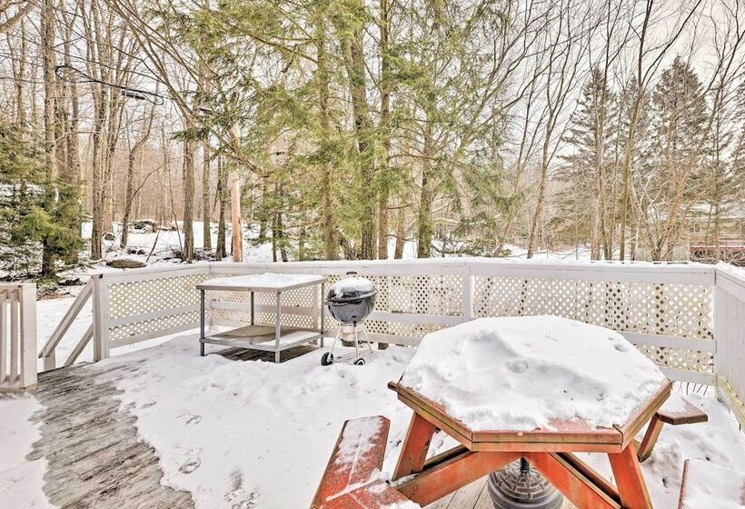 Private Lake Access & Canoes: Pennsylvania Cottage