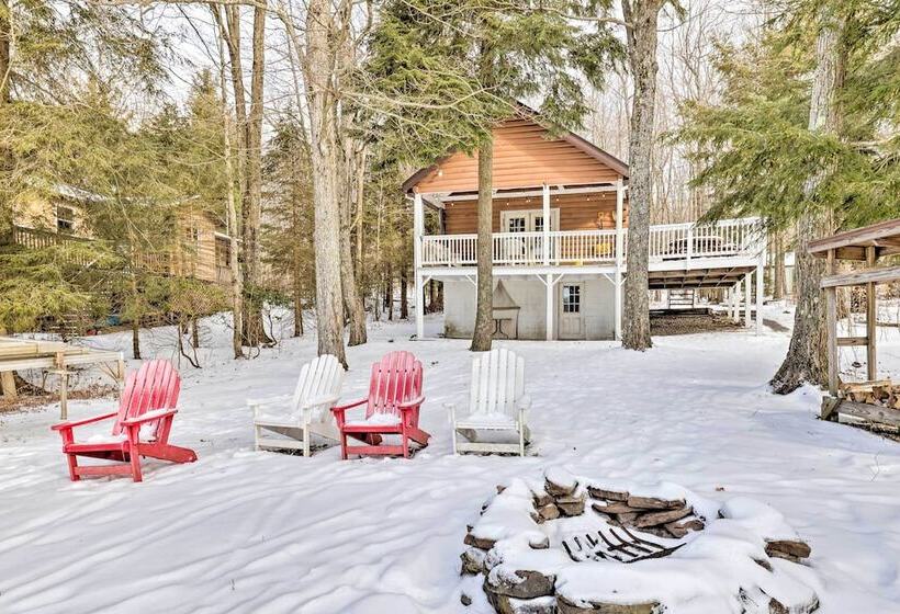 Private Lake Access & Canoes: Pennsylvania Cottage