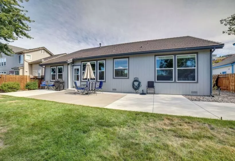 8 Mi To Dtwn Reno: Sparks Escape W/ Fenced Yard