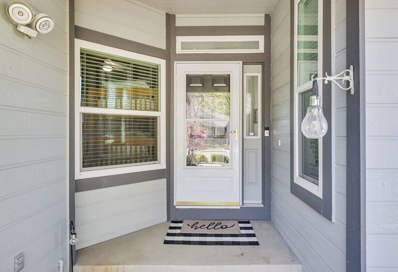 8 Mi To Dtwn Reno: Sparks Escape W/ Fenced Yard