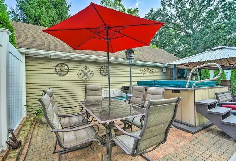 Pet Friendly Taylor Home W/ Backyard Oasis!