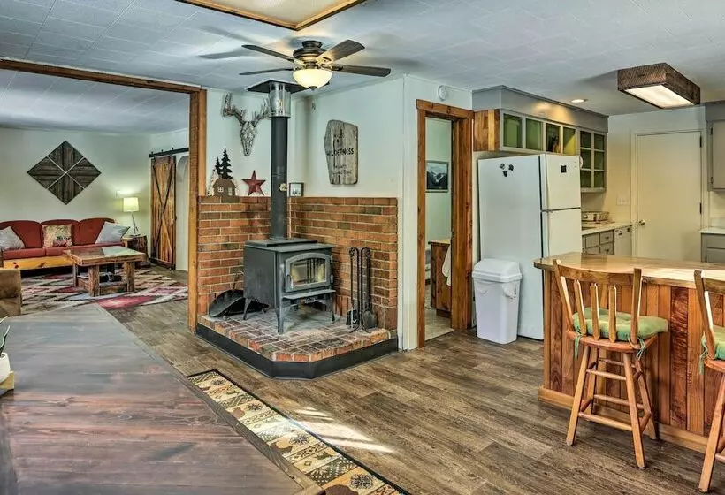 Private La Pine Cabin Rental: 30 Mi To Bend!