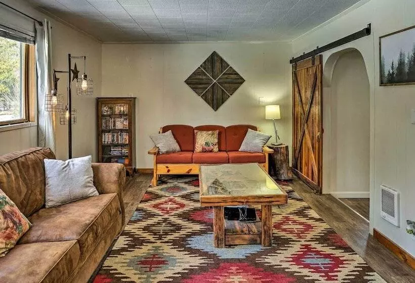 Private La Pine Cabin Rental: 30 Mi To Bend!