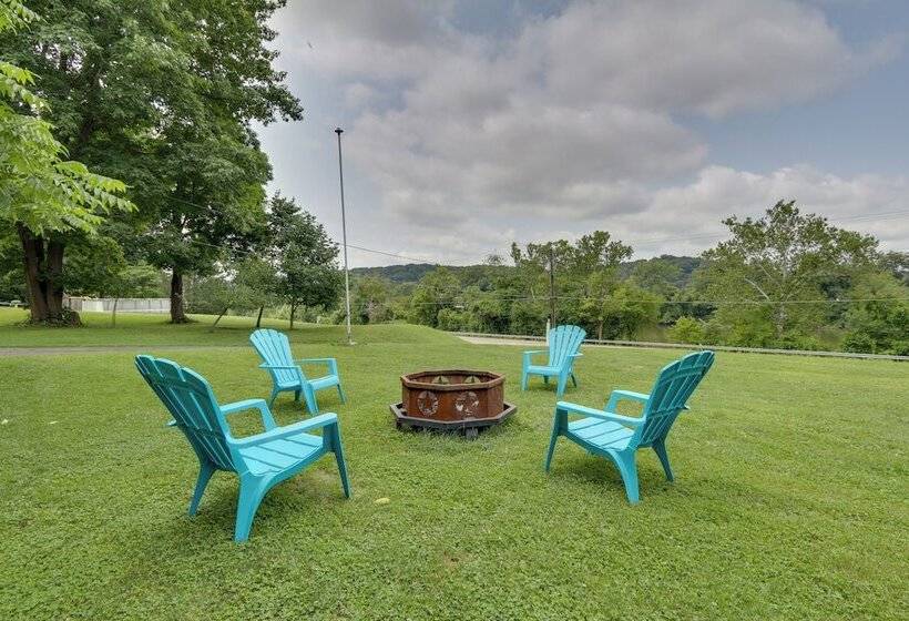 Quaint Zanesville Home W/ Game Room & Yard!