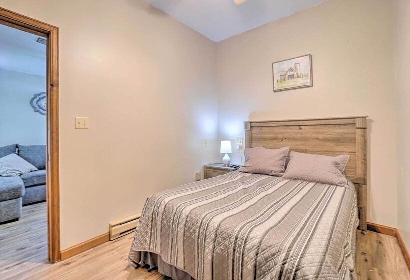 Quaint Zanesville Home W/ Game Room & Yard!