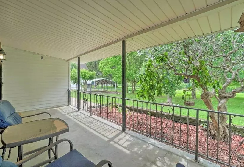 Quaint Zanesville Home W/ Game Room & Yard!