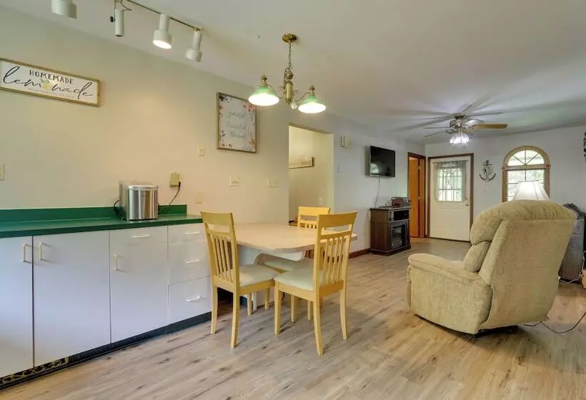 Quaint Zanesville Home W/ Game Room & Yard!