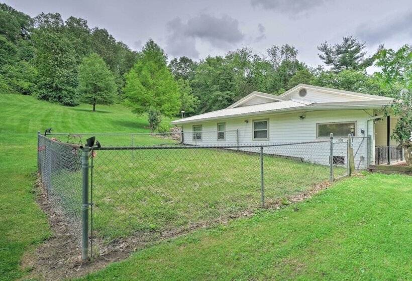 Quaint Zanesville Home W/ Game Room & Yard!