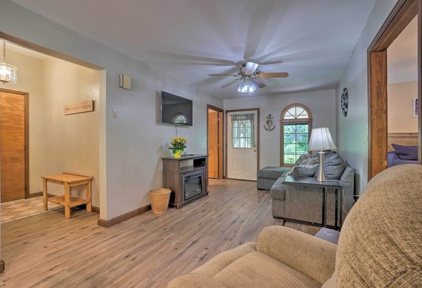 Quaint Zanesville Home W/ Game Room & Yard!