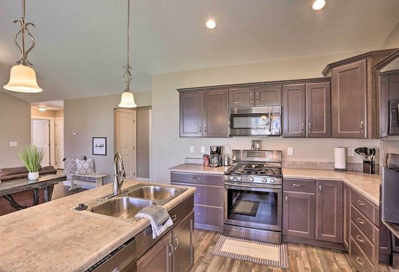 Rapid City Home W/ Patio < 5 Mi To Downtown!