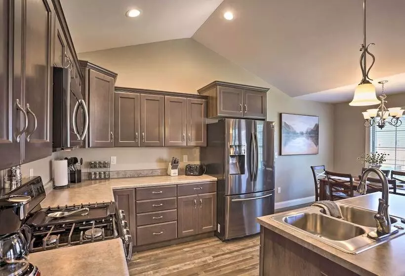 Rapid City Home W/ Patio < 5 Mi To Downtown!