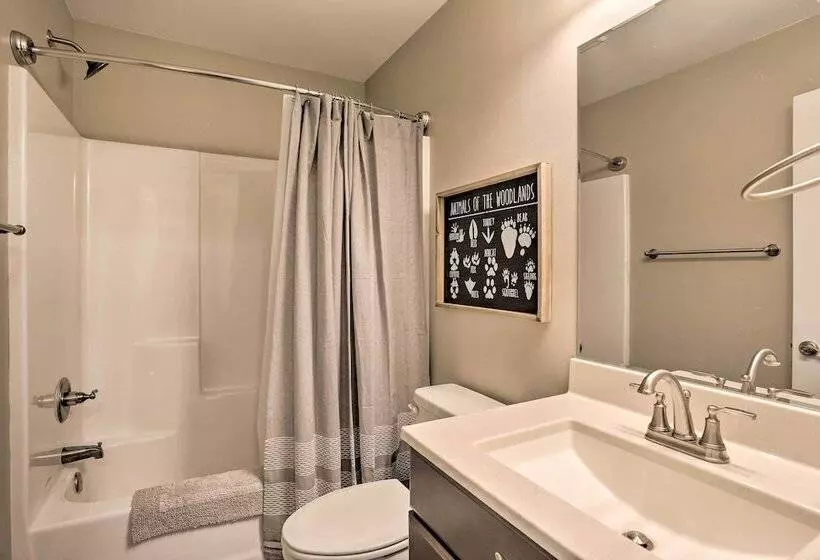 Rapid City Home W/ Patio < 5 Mi To Downtown!