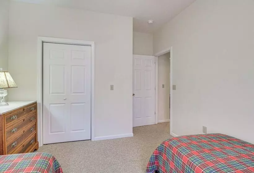 Resort Home On Mountain Golf Course W/ Deck & View