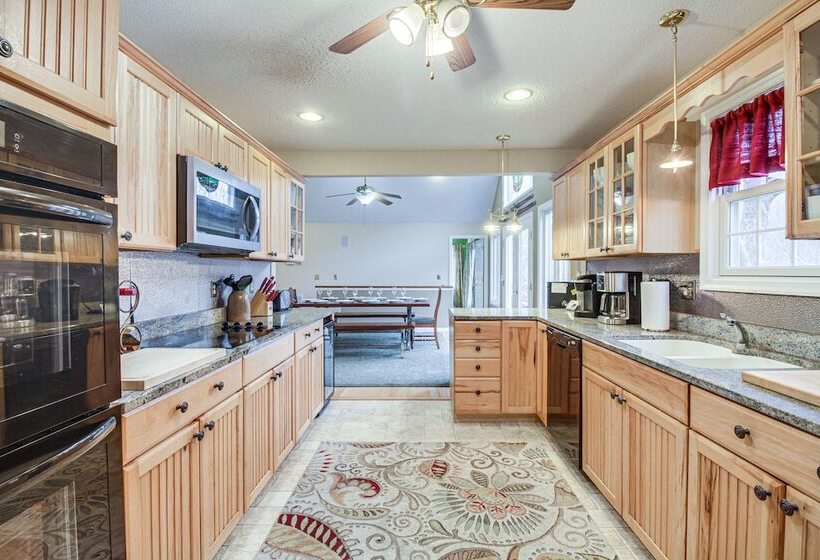 Resort Home On Mountain Golf Course W/ Deck & View