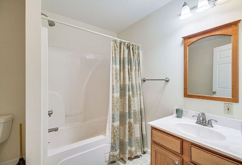 Resort Home On Mountain Golf Course W/ Deck & View