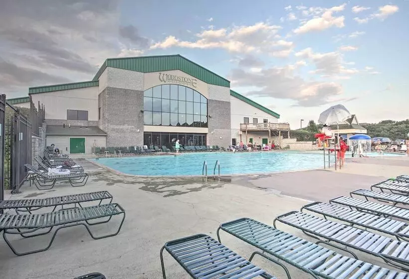 Resort Home On Mountain Golf Course W/ Deck & View