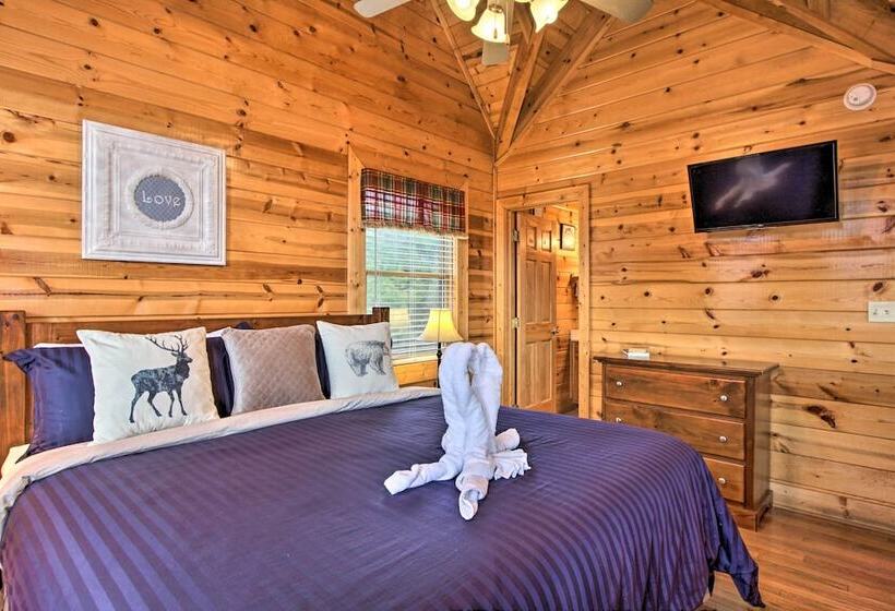 Romantic Cabin W/ Hot Tub In Pigeon Forge!