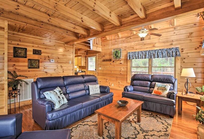Romantic Cabin W/ Hot Tub In Pigeon Forge!