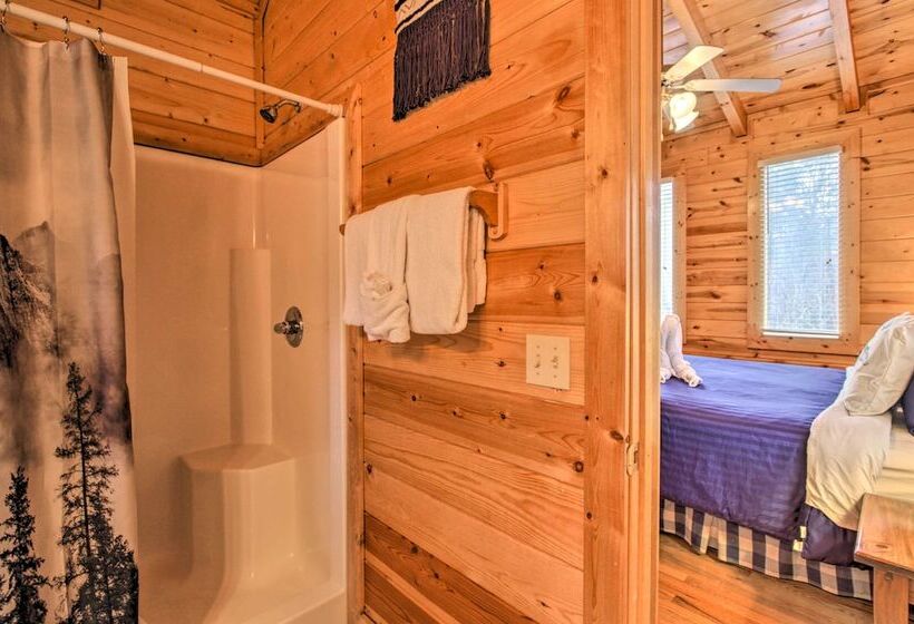 Romantic Cabin W/ Hot Tub In Pigeon Forge!