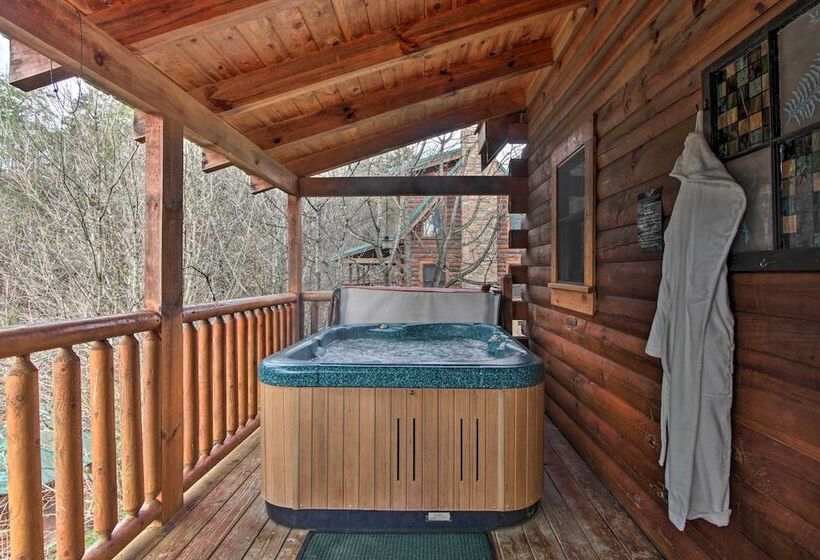 Romantic Cabin W/ Hot Tub In Pigeon Forge!