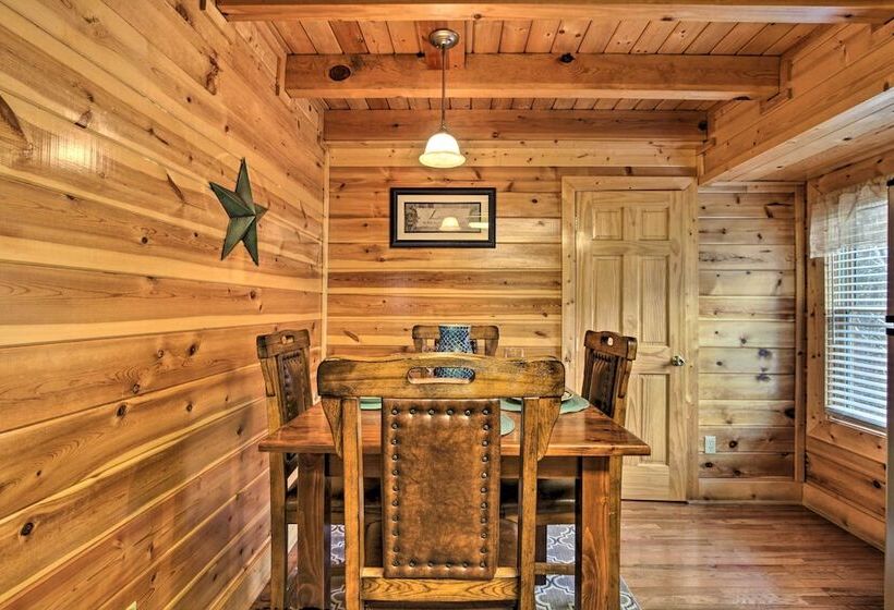 Romantic Cabin W/ Hot Tub In Pigeon Forge!